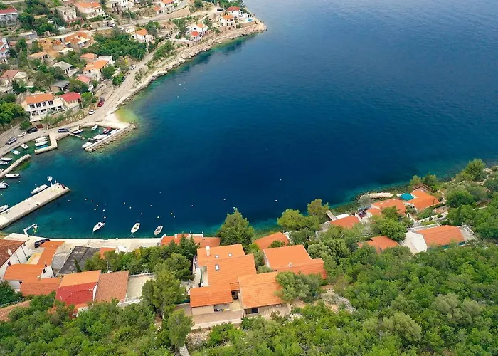 Relax , With Seaview And Two Pools Near Villa