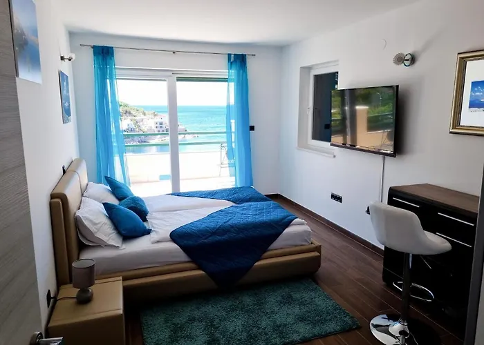 Villa Relax , With Seaview And Two Pools Near Stari Grad