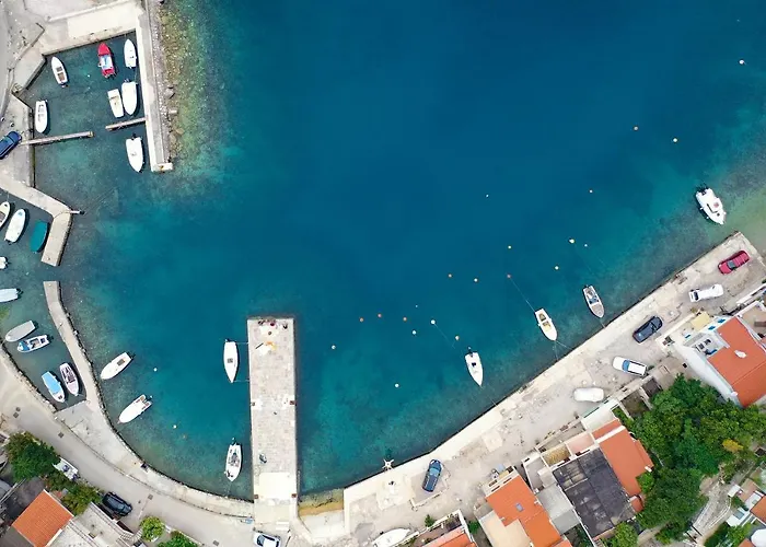 Relax , With Seaview And Two Pools Near Villa