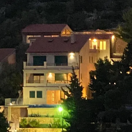 Relax , With Seaview And Two Pools Near