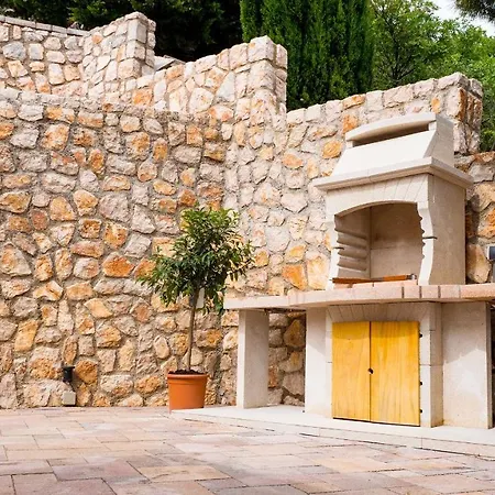 Relax , With Seaview And Two Pools Near Villa