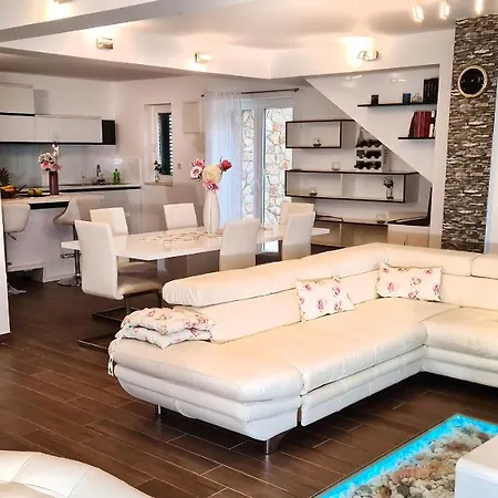 Villa Relax , With Seaview And Two Pools Near Starigrad (Kvarner)