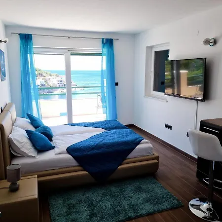 Villa Relax , With Seaview And Two Pools Near Starigrad (Kvarner)