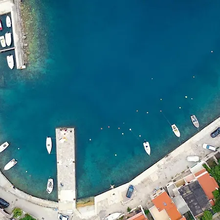 Relax , With Seaview And Two Pools Near Willa