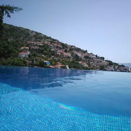 Relax , With Seaview And Two Pools Near Willa