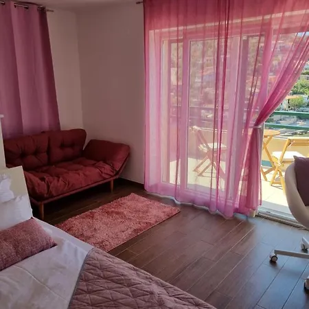 Relax , With Seaview And Two Pools Near